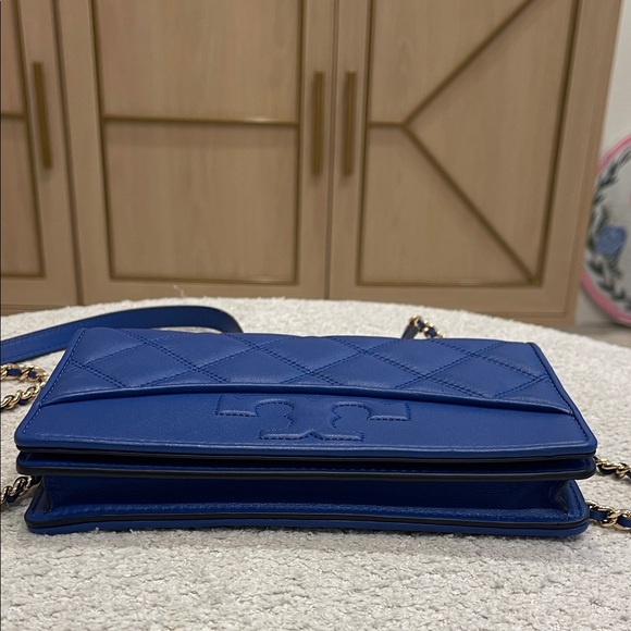 NWOT Tory Burch Royal Blue Quilted Shoulder Bag - Picture 2 of 7